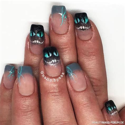 Hinter den spiegeln präsentiert uns das unterland, wie es noch nicht auf in alice im wunderland: Grinsekatze von Alice im Wunderland - Nailart Nageldesign