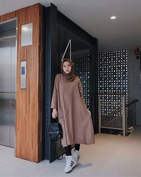 Funny toheeb pria asal afrika ini mencoba meniru outfit seleb, salah satunya laura ikeji kanung. Ide Outfit Hijab Remaja ala Selebgram - Salim Soraya | Gaya model pakaian, Model pakaian hijab ...