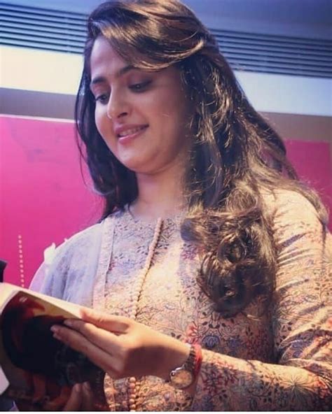 Sweety shetty (born 7 november 1981), known by her stage name anushka shetty, is an indian film actress and model who predominantly works in the telugu and tamil film industries. Anushka Shetty Instagram Images - 6 633 Likes 40 Comments ...