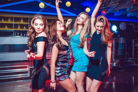 They get called for shows, photo shoots, endorsements and other events, and the outcome has great s*x appeal. Beautiful girls having fun at a party in nightclub — Stock ...