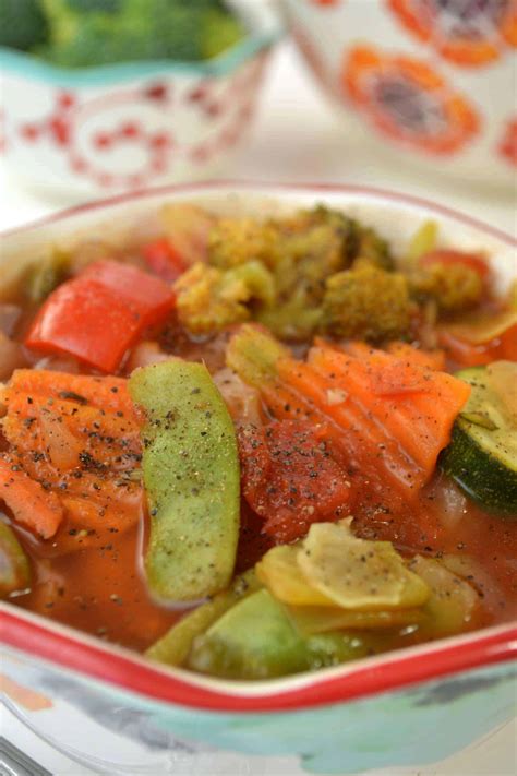 5 vegetables and chicken soup recipe 370 calories (1 serving) ingredients 1 clove garlic 1 tsp olive oil 1/4 medium red onion 1/2 medium yellow bell pepper 2 skinless boneless thighs salt & pepper 5 oz potato 4 oz canned diced tomatoes 1/2 cup. Weight Loss Vegetable Soup - Low Calorie Soups for Weight Loss