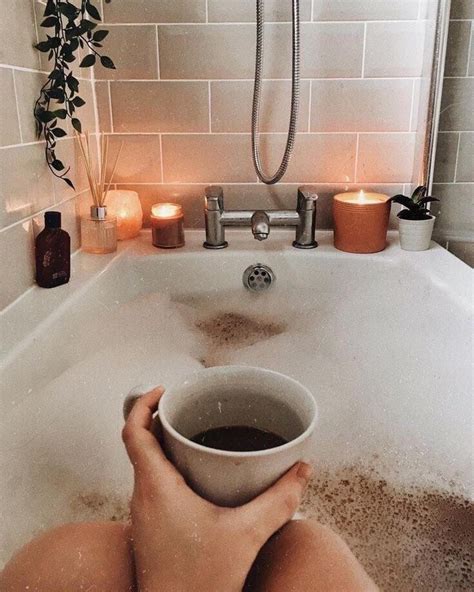 Bath bombs are available in many different colors, scents, shapes, and sizes. Pin by Sophie Giraldo on Home in 2020 | Spa day at home ...