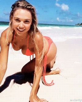 How do we know they're the hottest? Alexis Ren | Alexis ren, Beautiful smile, Swimwear