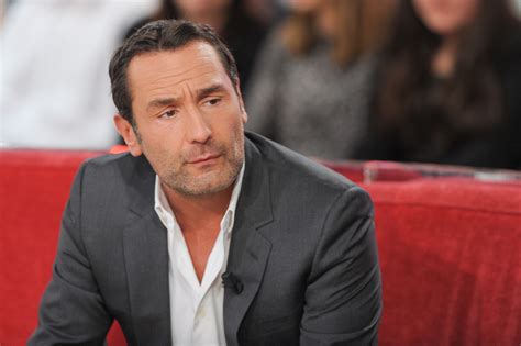 Diplômé du cours florent, il débute sa carrière par la réalisation de . Attentats de Paris - Gilles Lellouche en rage contre les ...