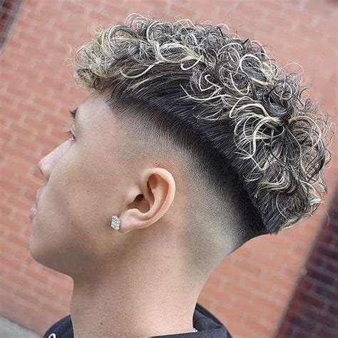 Cut the top into layers and then style it with gel to add extra texture. 15 Eccentric Hairstyles for Men with Shaved Sides 2020 Trend