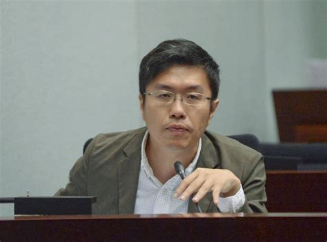 He is the former member of the legislative council for hong kong island from 2018 to. 民主派缺席立法會春茗 區諾軒：無必要與政府午宴 -- 星島日報