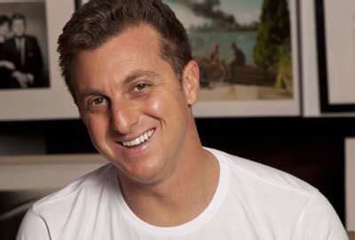 18,437,871 likes · 1,184,452 talking about this. Luciano Huck diz a revista que vida sexual melhorou com a ...