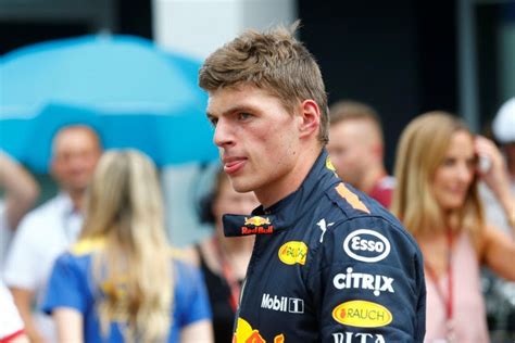 Yes here is why i think that: Max Verstappen trapt met ploegmaat Daniel Ricciardo een ...