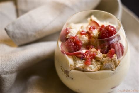 Découvrez les ingrédients, ustensiles et étapes de préparation. Tiramisu framboises pêches - Les petits plats de Mélina