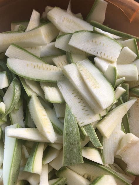 Da esso puoi cucinare un sacco di pasti deliziosi di seguito ti diremo come preparare le zucchine con carne macinata in pastella. Zucchine in pastella | Ricette, Zucchine, Pastello