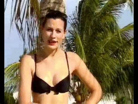 Birgit van mol (turnhout, 12 maart 1968) is een vlaamse presentatrice en nieuwslezeres. Birgit Van Mol 1997 - YouTube