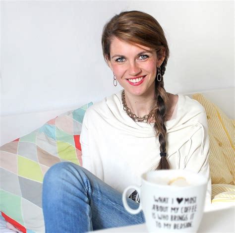 She harnesses 53k and 4.6k followers respectively. Samuela Joisten | Diy blog, Blog, Geldgeschenke ideen