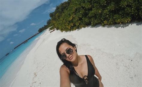 We would like to show you a description here but the site won't allow us. La Wag du jour : Rebeca Tavares (Fabinho) - Football 365