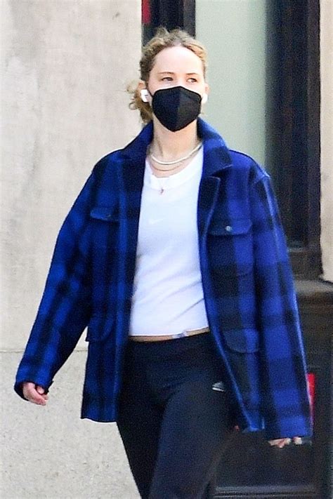 As of august 2021, jennifer lawrence has a net worth amounting to $150 million. Jennifer Lawrence in Casual Outfit - New York 05/12/2021 ...