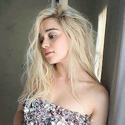 Emilia clarke source on instagram: Emilia Clarke Vogue UK May 2015 | EMILIA CLARKE ...