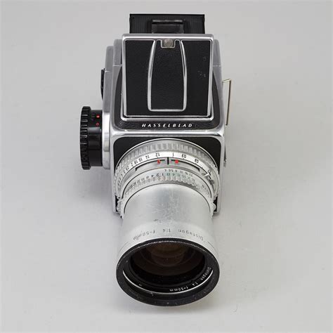 The hasselblad 500c/m is a purely manual camera. MELLANFORMATSKAMERA, Hasselblad 500c/m, 1973. Med Distagon ...