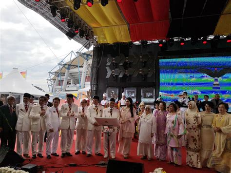 Perjanjian malaysia atau perjanjian yang berhubungan dengan malaysia antara united kingdom great britain dan ireland utara, persekutuan tanah melayu, borneo utara, sarawak dan singapura ialah persetujuan yang menggabungkan borneo utara, sarawak. Selesaikan isu hakisan kuasa Sarawak dalam Perjanjian ...