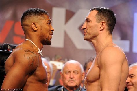 Anthony joshua's height is impressive for a boxer. Anthony Joshua weighs 10lbs more than Wladimir Klitschko ...