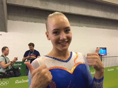 Sanne en lieke wevers waren beide aanwezig. Sanne Wevers plaatst zich voor balk-finale | Omrop Fryslân