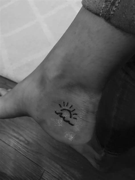 Check spelling or type a new query. So cute. Small ocean and sun tattoo! | Sun tattoos, Waves ...