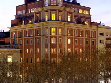 Luxury barcelona hotel in gothic quarter, walk to la rambla. Hotel Le Meridien Barcelona