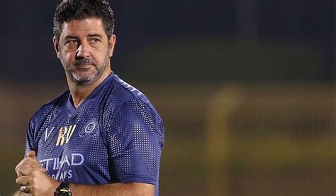 Rui carlos pinho da vitória is a portuguese football manager and a former player who played as a midfielder. Rui Vitória perde a cabeça com árbitro e é afastado pelos ...