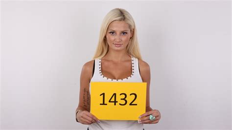 Czech brunette shows her body and lapdances. CZECH CASTING - ZUZANA (1432) :: Czech Casting