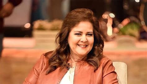 ادعوا للفنانة دلال عبد العزيز دلال عبد العزيز.. جرعات كبيرة من الأوكسجين والعائلة بملابس ...