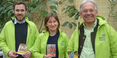 Letzte woche war ich in münchen nymphenburg und bestaunte wieder die schmetter. Infostand Schmetterlinge Botanischer Garten Jakob Braun ...