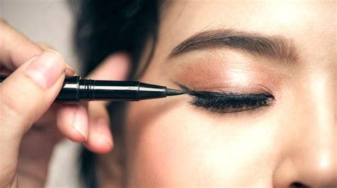 But to lightly spray an eyeshadow brush and then use it as to not cake your color palette. How To Make Eyeshadow More Pigmented