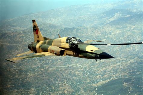 Obviously, if you live near a tiger it may consider eating you. Fichier:Royal Moroccan Air Force F-5 Tiger II jet.jpg ...