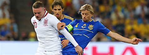 He slips the ball to sterling, who backflicks towards shaw. Bundesliga | Spielbericht Ukraine - England | EM 2012