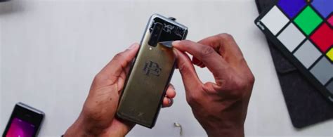 The very new escobar fold 2 which is called the 'samsung killer phone' is now announced by pablo escobar's brother himself. Il nuovo pieghevole di Escobar è un Galaxy Fold mascherato ...