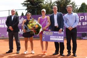 Vydařenou olympijskou premiéru prožily v tokiu tenistky barbora krejčíková a markéta vondroušová. Češka Vondroušová získala v Trnave titul - Šport SME