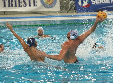 Antonio coglitore in vasca a 58 anni. Pallanuoto Trieste batte la Lazio di rimonta dopo uno ...