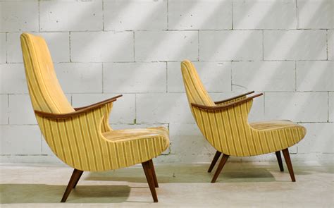 Stoel is in vintage staat met haaltjes in de stof zie foto ( achterkant)afmetingen: Retro Vintage TOP ontwerp fauteuils jaren 50 - 60 | Dehuiszwaluw