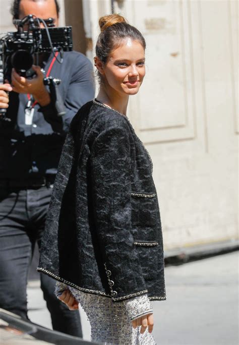 Laura neiva (born september 21, 1993) is a brazilian actress and model. LAURA NEIVA at Chanel Haute Couture Fall/Winter 2019/2020 ...