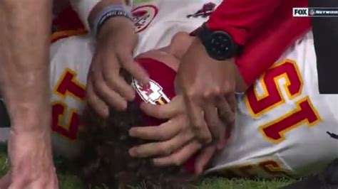 According to the report, kansas city plans to put mahomes back on the field this season after a brief absence. Patrick Mahomes Has His Right Knee Popped Back Into Place ...