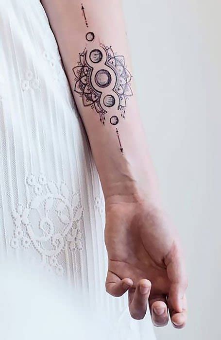 Henna tattoos for men ideas and designs for guys. 18 Beautiful Henna Tattoos for Women in 2021 - The Trend ...