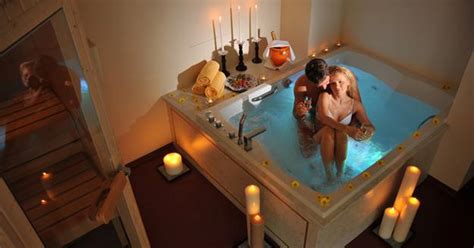 How do we know they're the hottest? 22 Sensual Valentines Day Ideas, Romantic Bathroom and Tub ...
