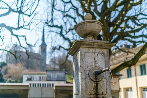 Die autofreie burgdorfer altstadt beinhaltet ein über 800 jahre altes schloss, herrschaftliche kaufmannshäuser, spätbarocke patrizierhäuser und spätklassizistische bauten. Aussichtspunkt Lueg - Frühlingsausflug ins Emmental ...