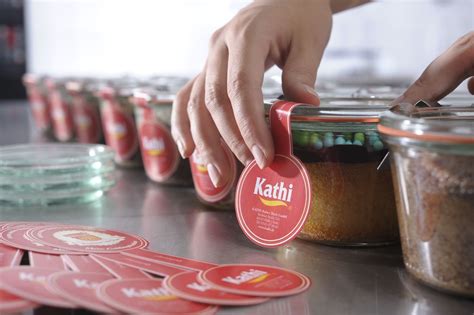 Kekse, torte, muffins und anderes gebäck lassen sich sowohl vorverpackt als auch nicht vorverpackt in schachteln verpacken. Der Kuchen, von Ihnen zusammengestellt von mein ...