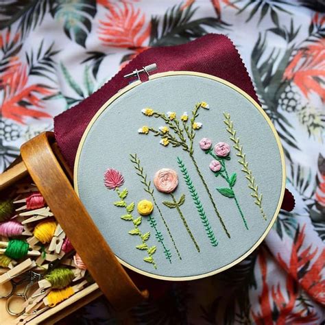 Floral Garden Embroidery Hoop - Mom Embroidery | Garden embroidery, Embroidery hoop, Mom embroidery