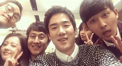 Ким чжэ ук/kim jae wook,/김재욱. Yoo Yeon Seok shares a photo of "Reply 1994" cast reunion