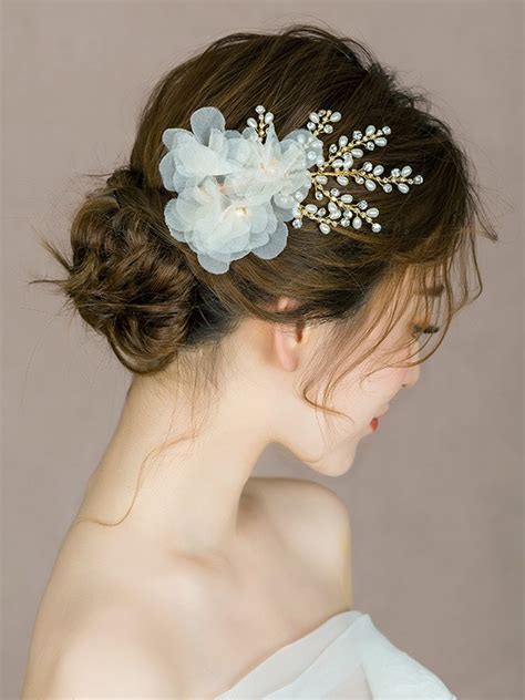 With a gift card, you can brighten up someone's perspective, while presenting clarity from confusion. Miss You Pearl White Flowers Hair Pins - CozyLadyWear