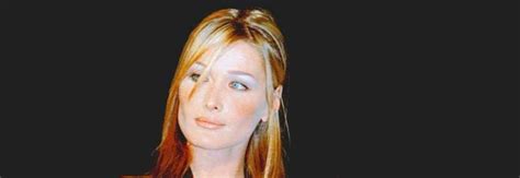 Et très vite, la carrière de la jeune italienne s'envole. Carla Bruni compie 50 anni, la top model che divenne ...