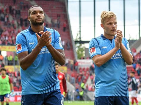 Joel pohjanpalo wechselt von bayer 04 leverkusen leihweise an die elbe. Hilfe in Hamburg: Tah holt Pohjanpalo aus dem Hotel