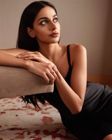 Read more about indian actress banita sandhu height, weight, age, birthday, ethnicity, religion, biography, body measurements, shoe size, dress banita was born in the uk in 1998 and she has been raised in london too. Banita Sandhu Net Worth, Height, Weight, Age, Bio, Facts ...