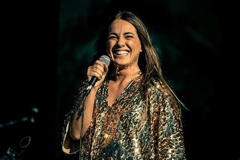 With maria cerqueira gomes, gisela joão. Fadista Gisela João despiu-se de pressões e aparece "Nua ...