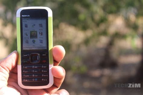 The latest feature phones from the asha lineup come with the nokia xpress browser which uses proxy servers to compress and optimize web pages in a similar fashion as opera mini. Uc Browser Nokia303 / Nokia 303 Asha Display Lcd : My ...